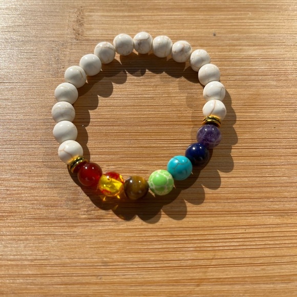 White Howlite Rainbow Chakra Beaded Bracelet - Picture 5 of 10